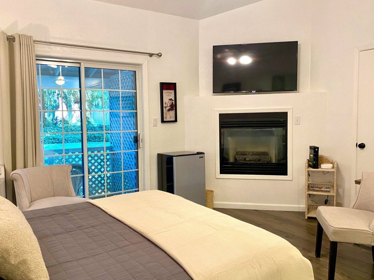 House for rent at 1042 Easum Dr, Napa, CA 94558
