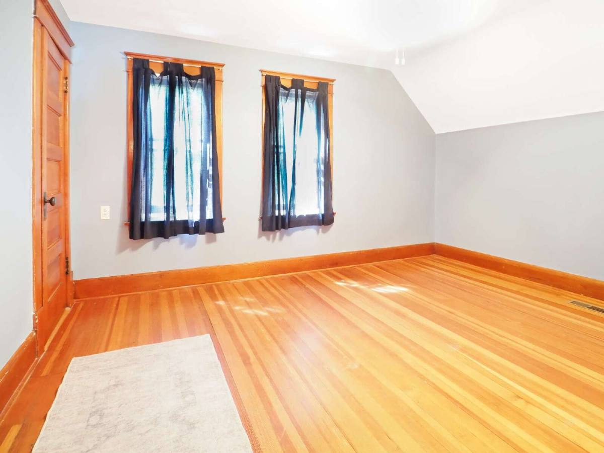 House for rent at 1182 Woodbridge St, Saint Paul, MN 55117