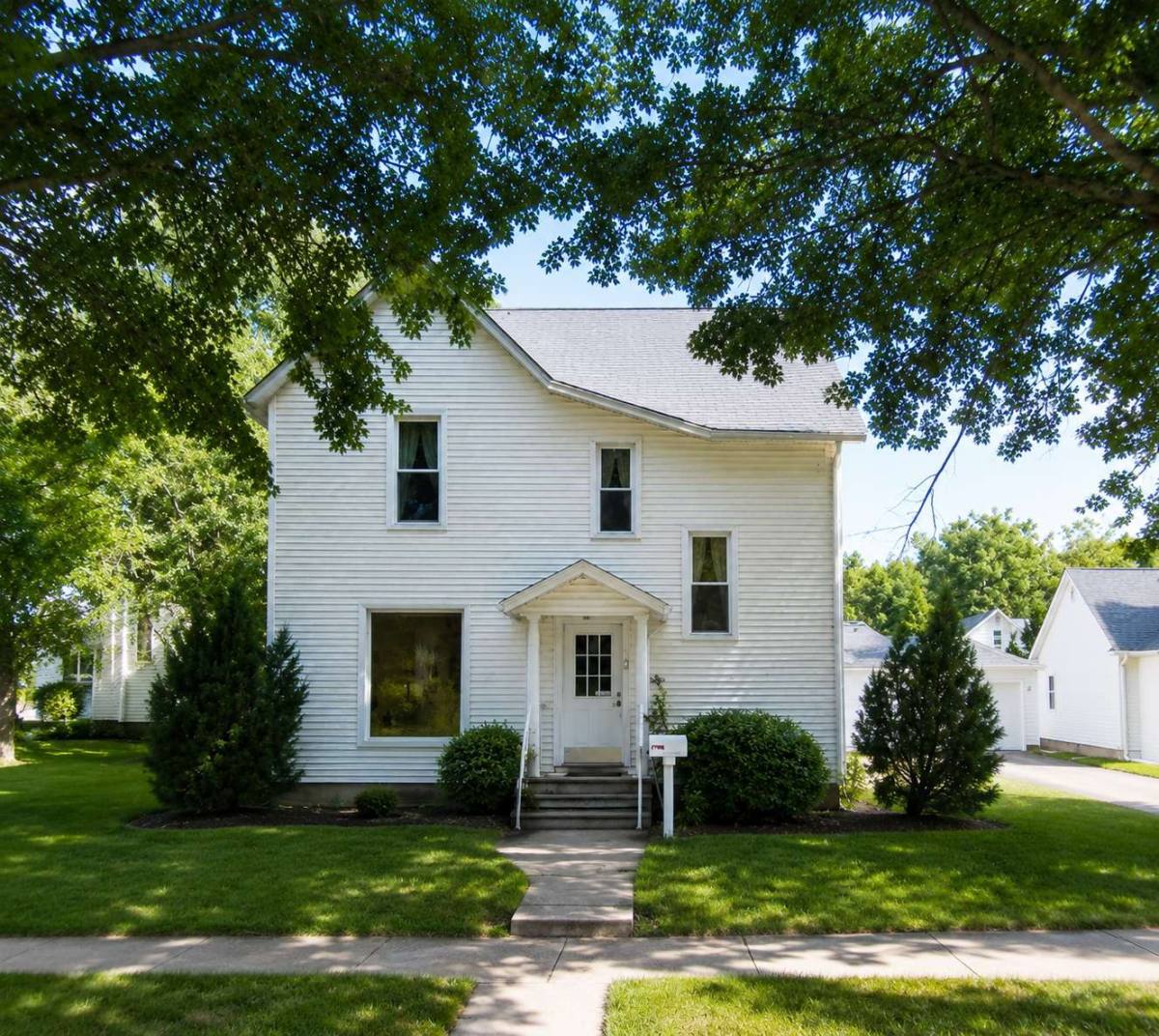 622 Hudson St, Eau Claire, WI 54703 - Apartment for Rent