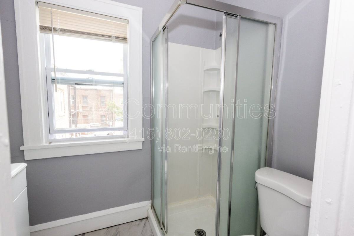 Apartment for rent at 13389 Madison Ave, Lakewood, OH 44107