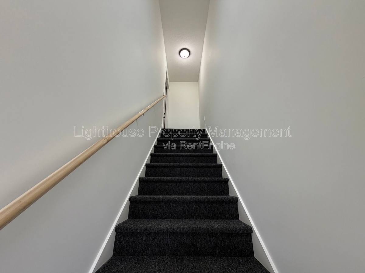Apartment for rent at 310 Allen Ave, Muskegon, MI 49442