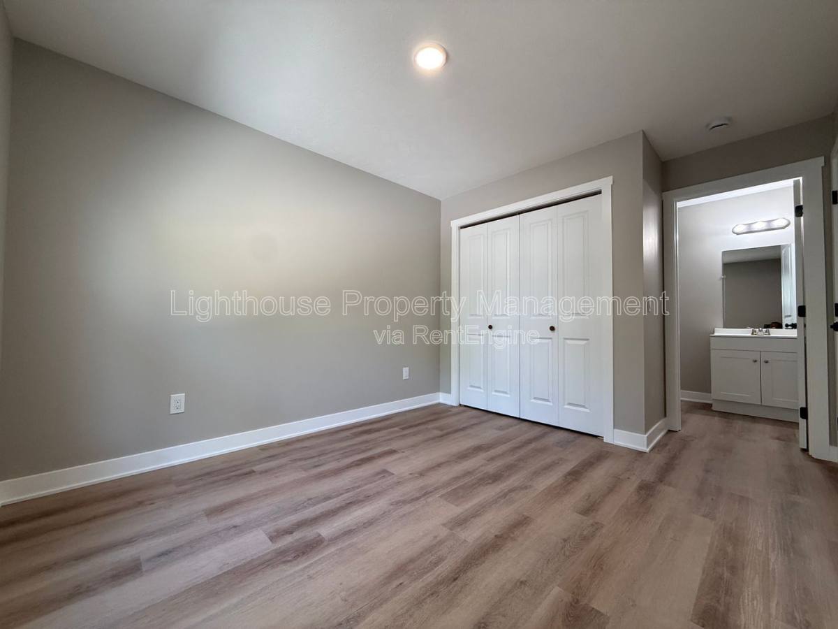 Apartment for rent at 310 Allen Ave, Muskegon, MI 49442