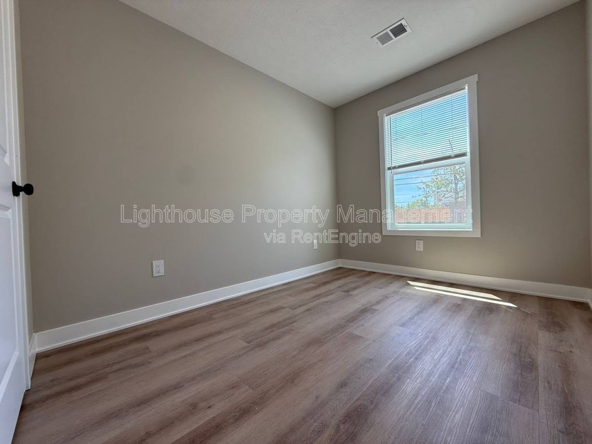 Apartment for rent at 310 Allen Ave, Muskegon, MI 49442