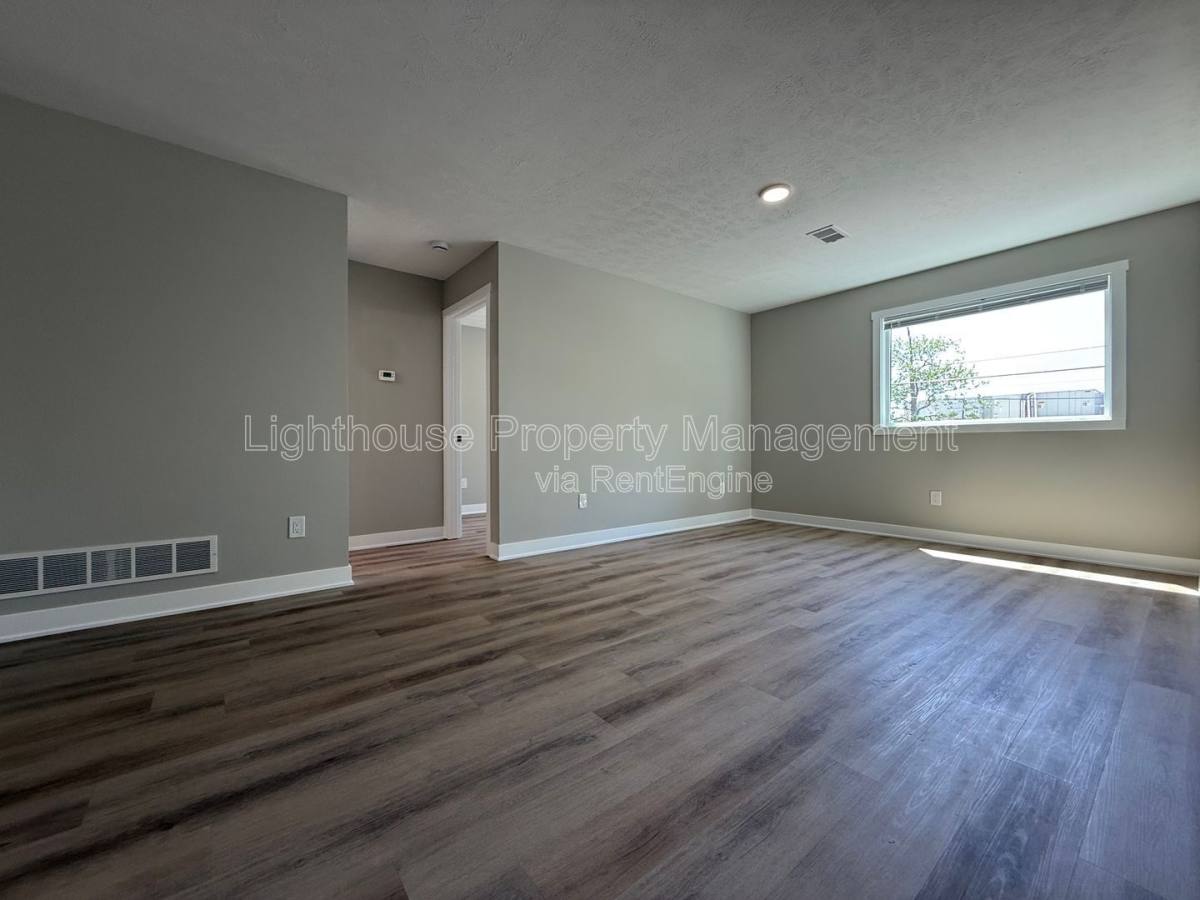 Apartment for rent at 310 Allen Ave, Muskegon, MI 49442