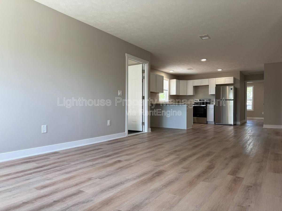 Apartment for rent at 310 Allen Ave, Muskegon, MI 49442