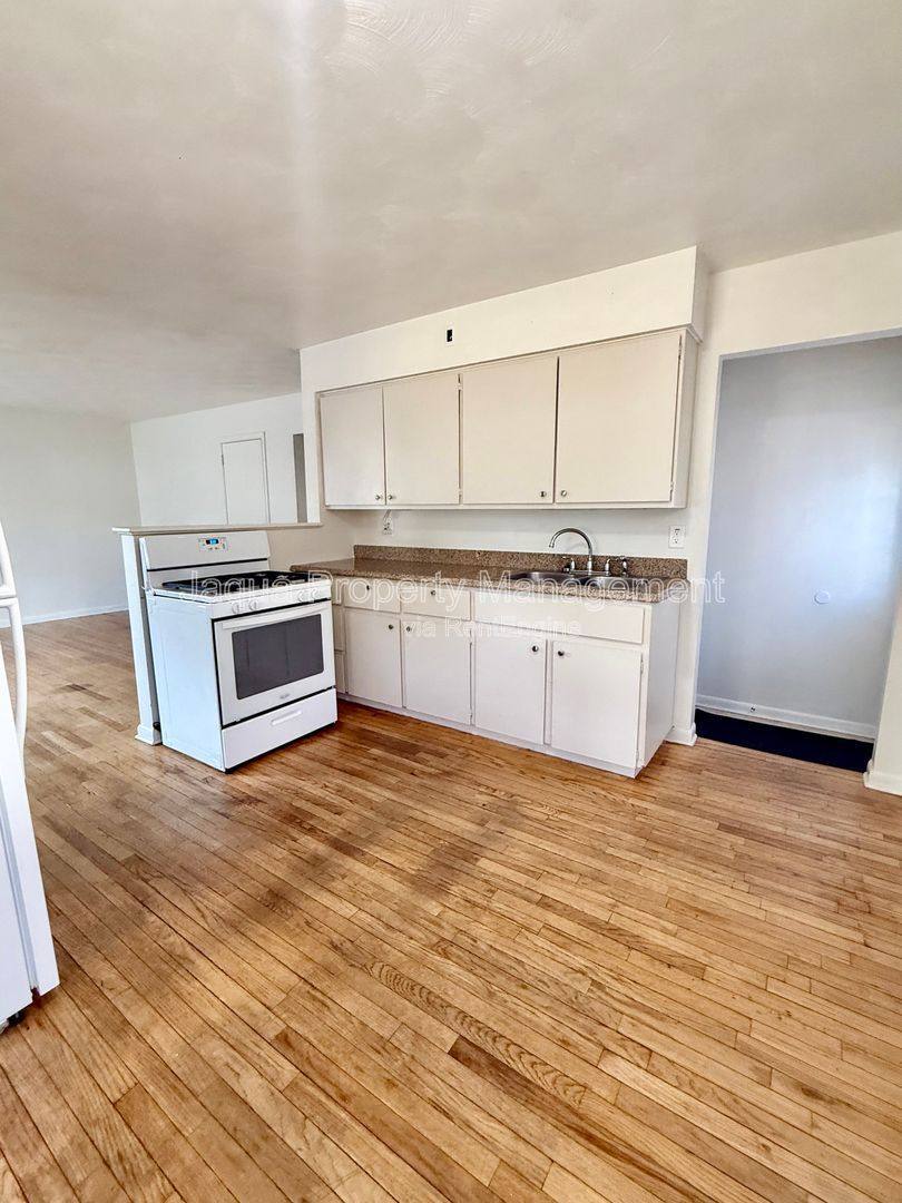 Apartment for rent at 2108 Woodbine Ave, Portage, MI 49002
