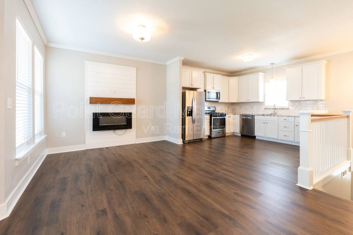 Apartment for rent at 331 N 127th St E #305, Wichita, KS 67206