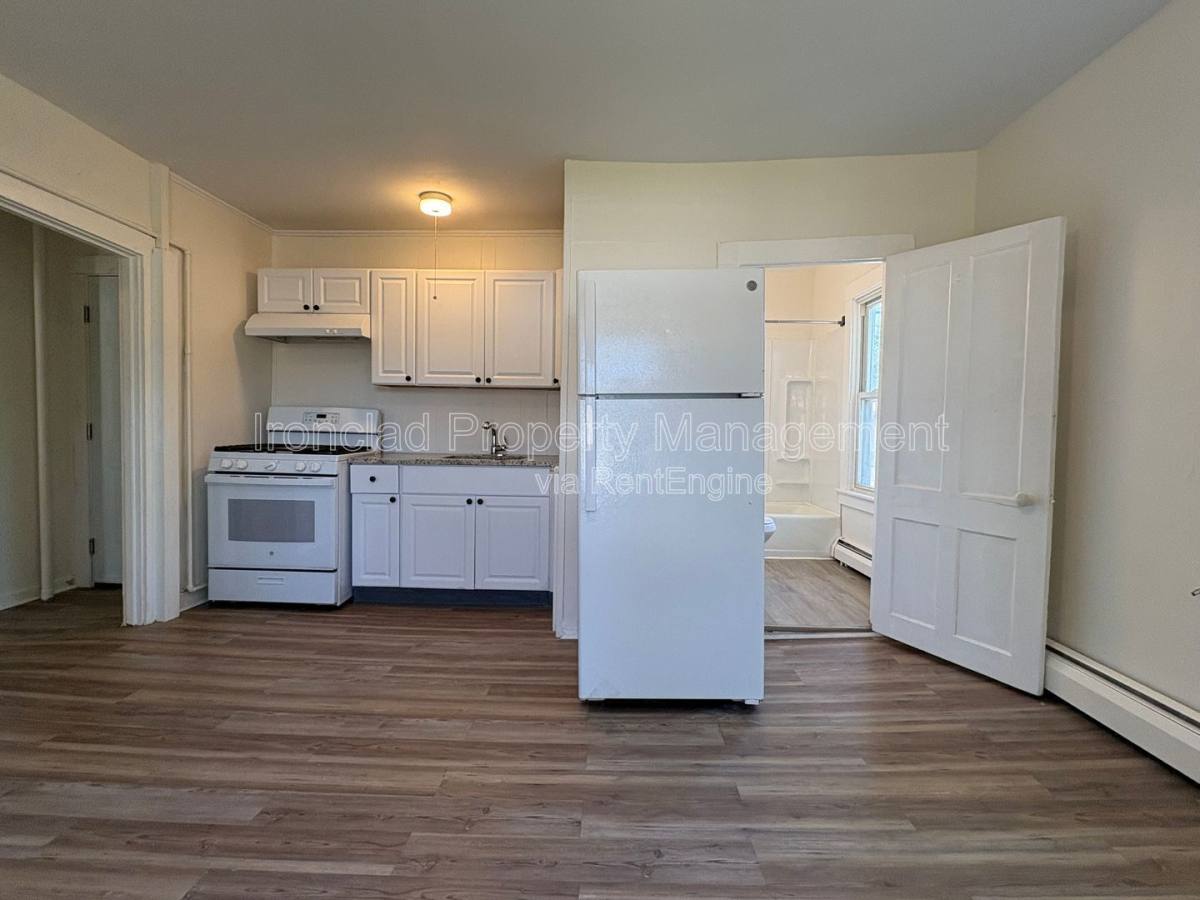 Apartment for rent at 291 Spruce St #3, Manchester, CT 06040