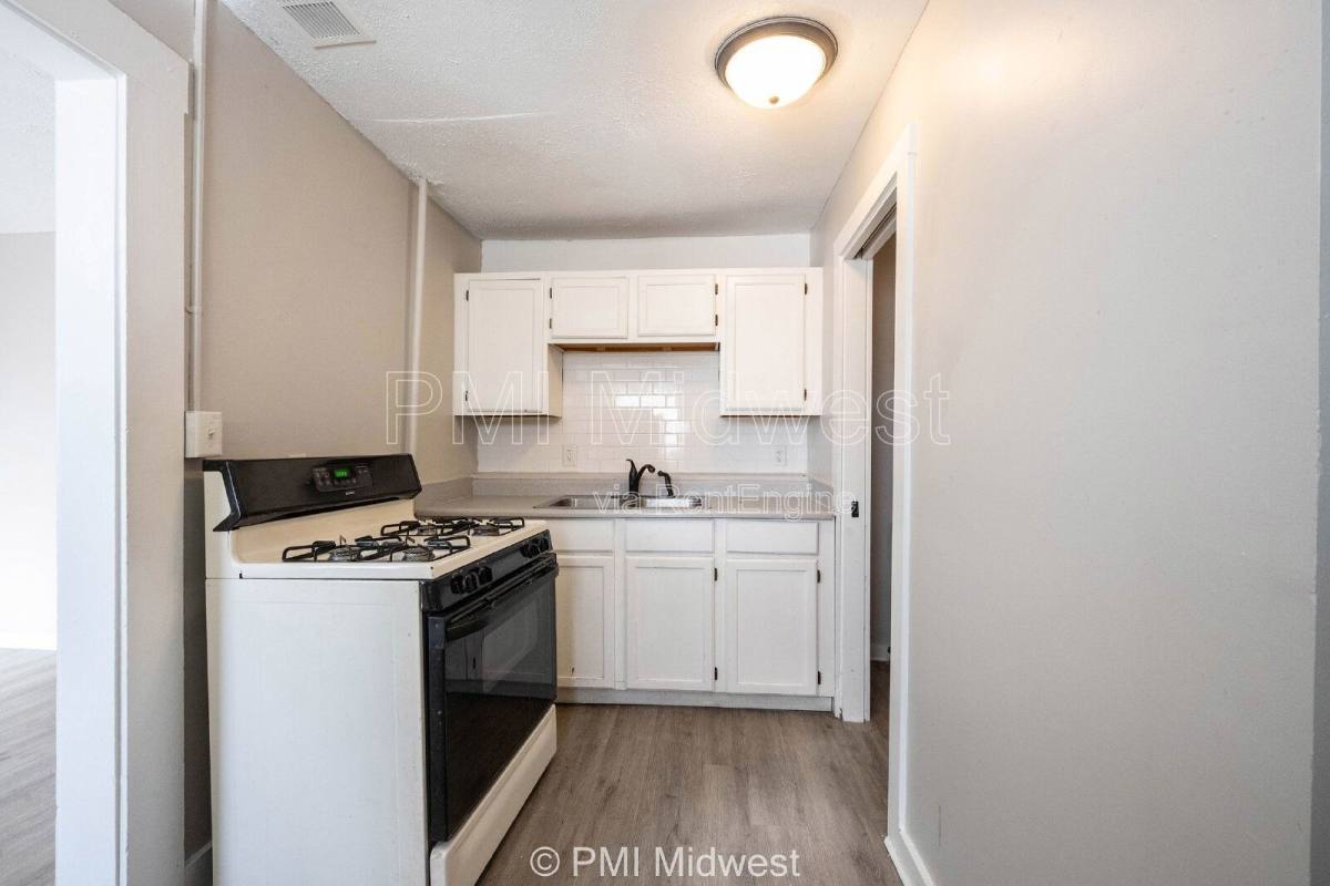Apartment for rent at 423 Villa Ave, Indianapolis, IN 46201