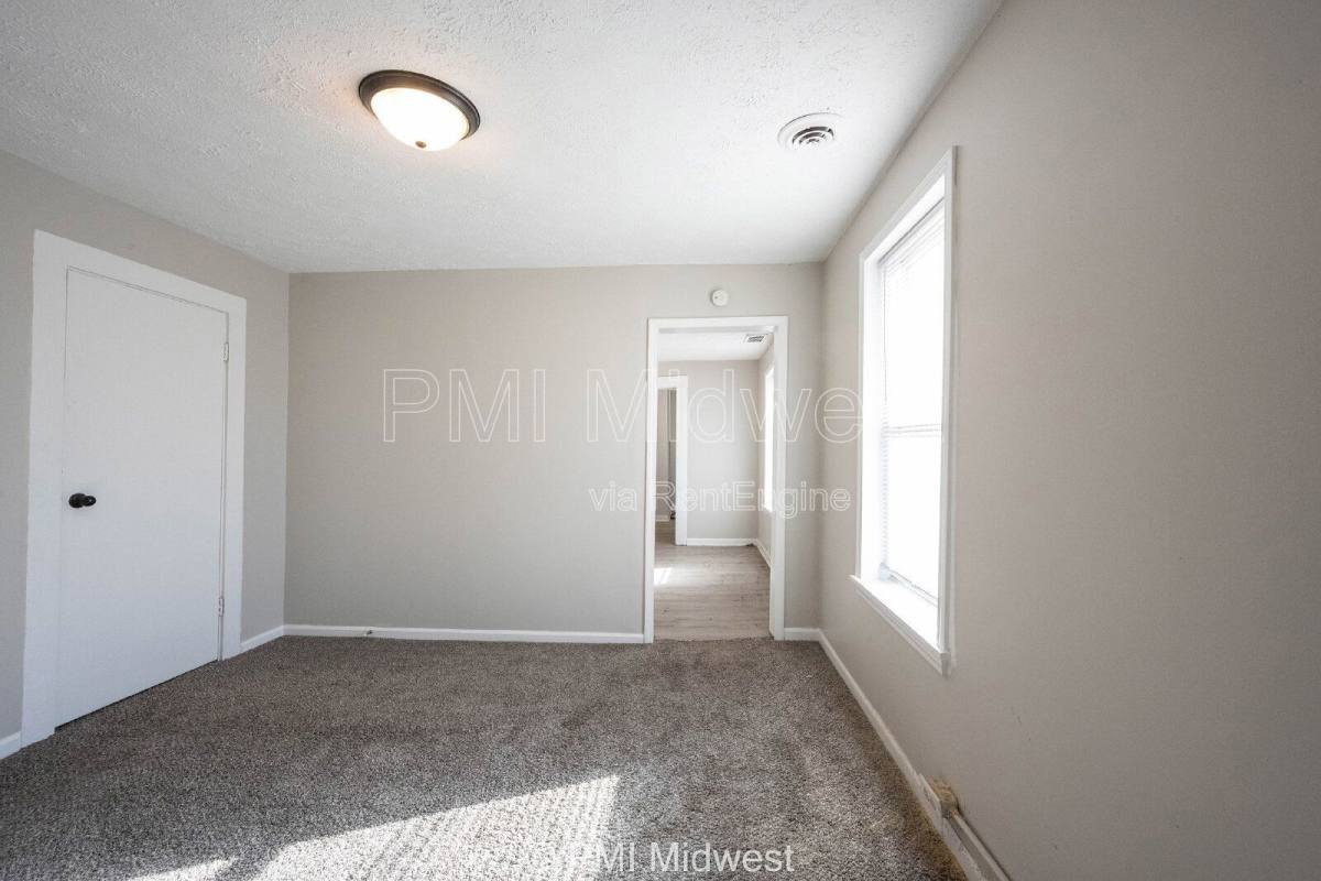 Apartment for rent at 423 Villa Ave, Indianapolis, IN 46201