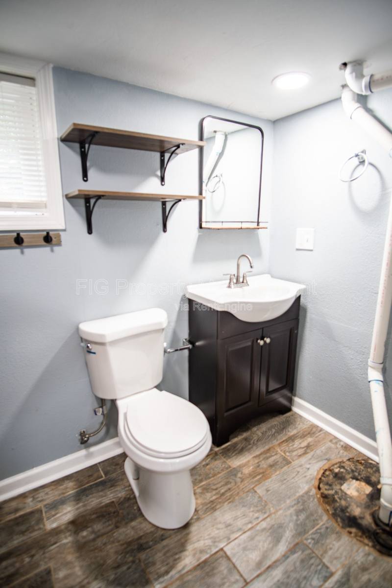 Apartment for rent at 614 W 2nd Ave, Lenoir City, TN 37771