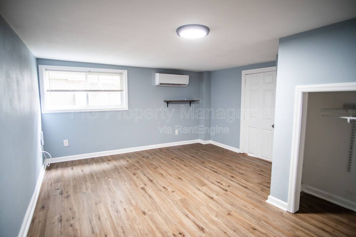 Apartment for rent at 614 W 2nd Ave, Lenoir City, TN 37771