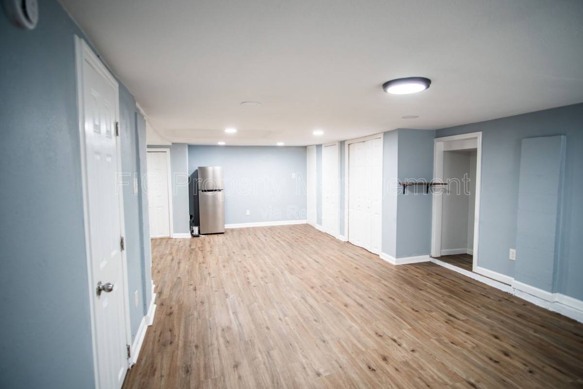 Apartment for rent at 614 W 2nd Ave, Lenoir City, TN 37771