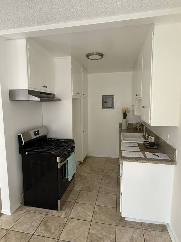 Apartment for rent at 999 Locust St, Pasadena, CA 91106