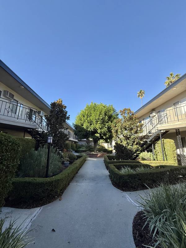 Apartment for rent at 999 Locust St, Pasadena, CA 91106