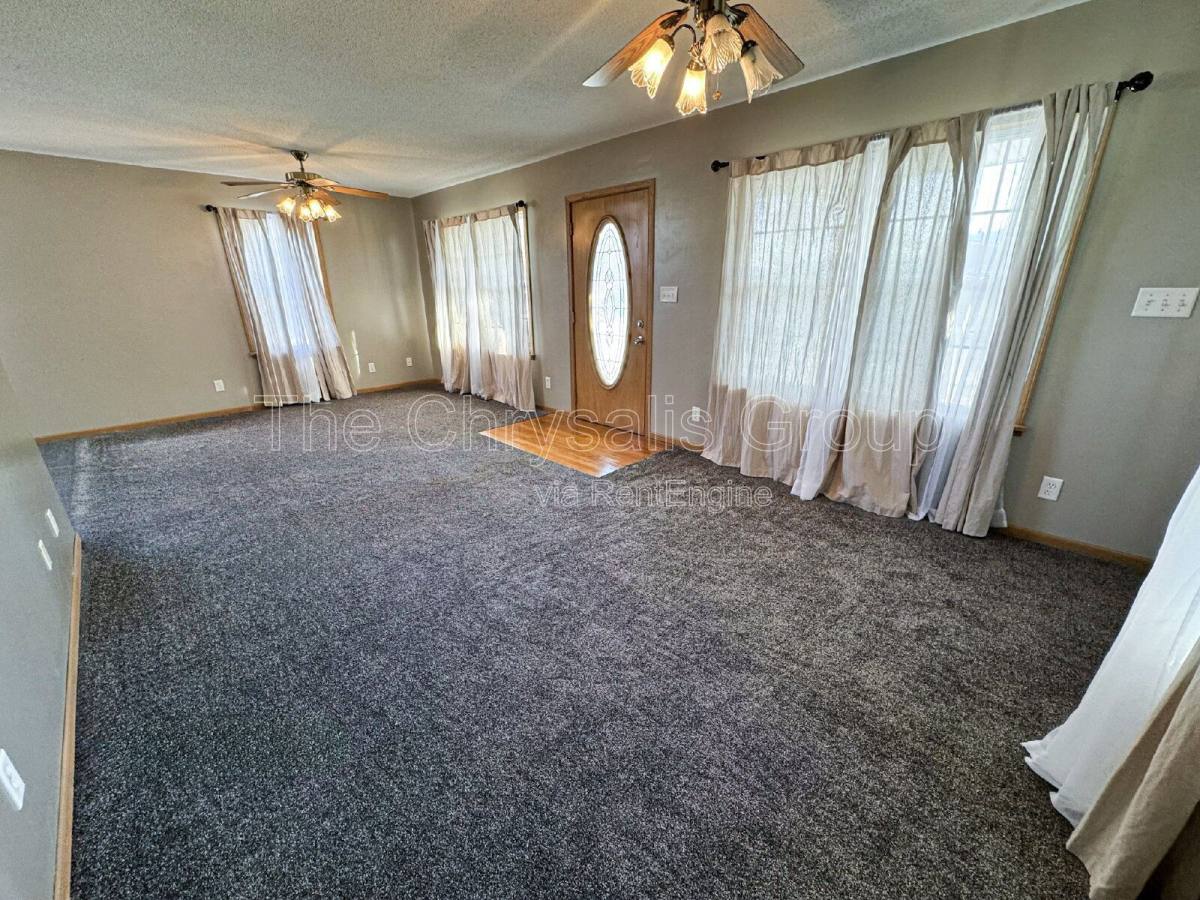 House for rent at 402 S Illinois St, Streator, IL 61364