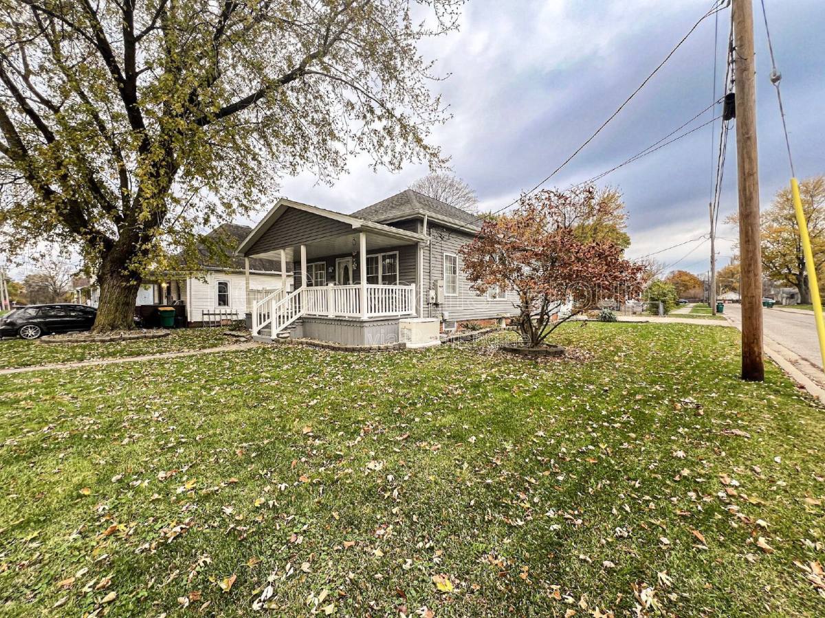 House for rent at 402 S Illinois St, Streator, IL 61364