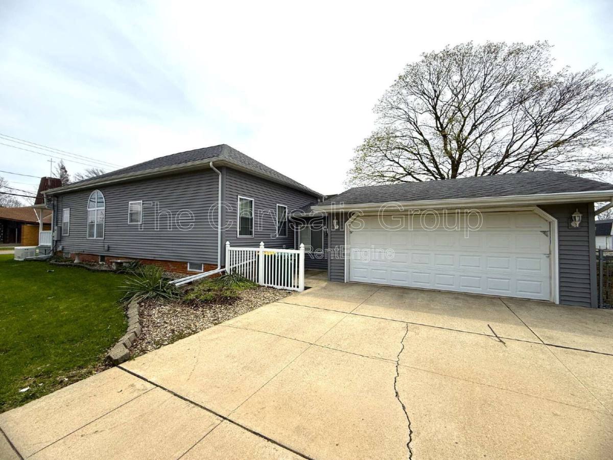 House for rent at 402 S Illinois St, Streator, IL 61364