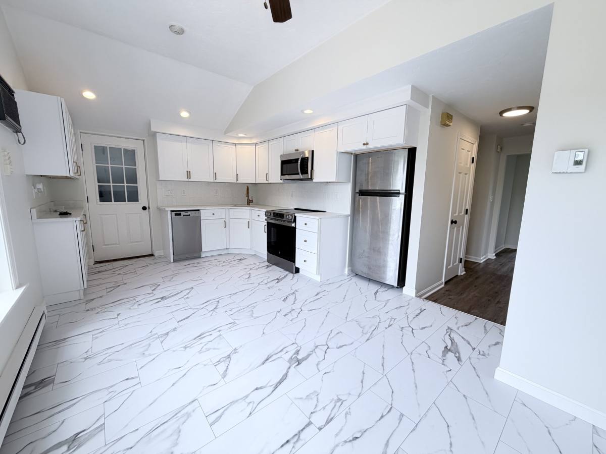 Apartment for rent at 146 Prospect St #3, Auburn, MA 01501
