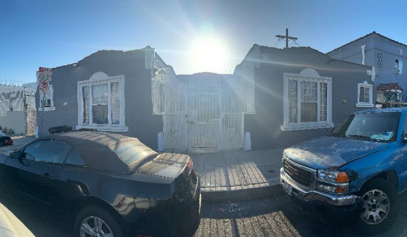 Apartment for rent at 1565 S Hobart Blvd #4, Los Angeles, CA 90006
