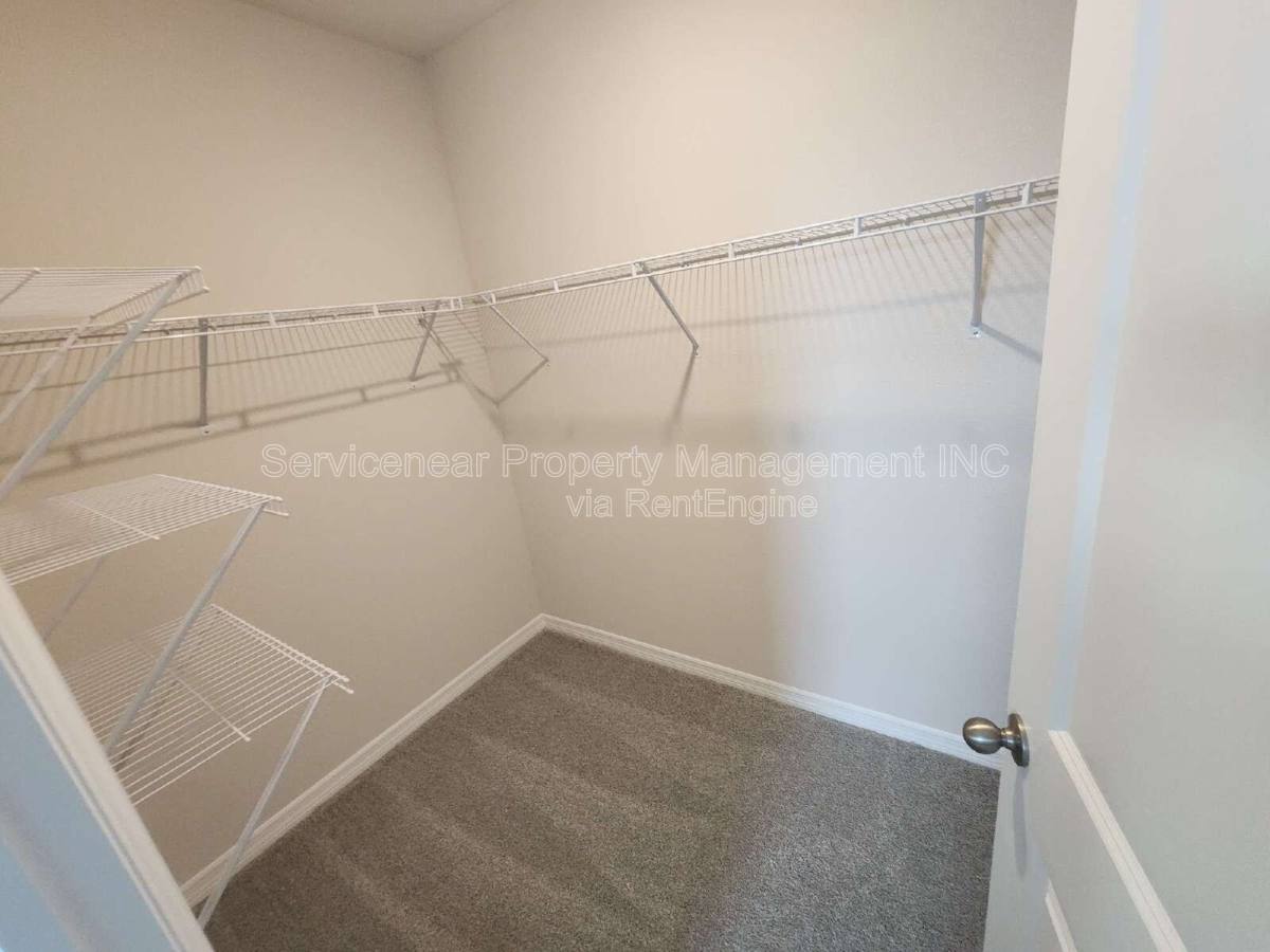 House for rent at 18002 Canopy Place, Bradenton, FL 34211