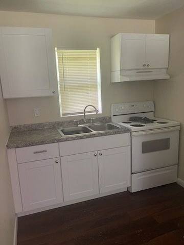 Apartment for rent at 917 NW 11th St #917B, Okeechobee, FL 34972