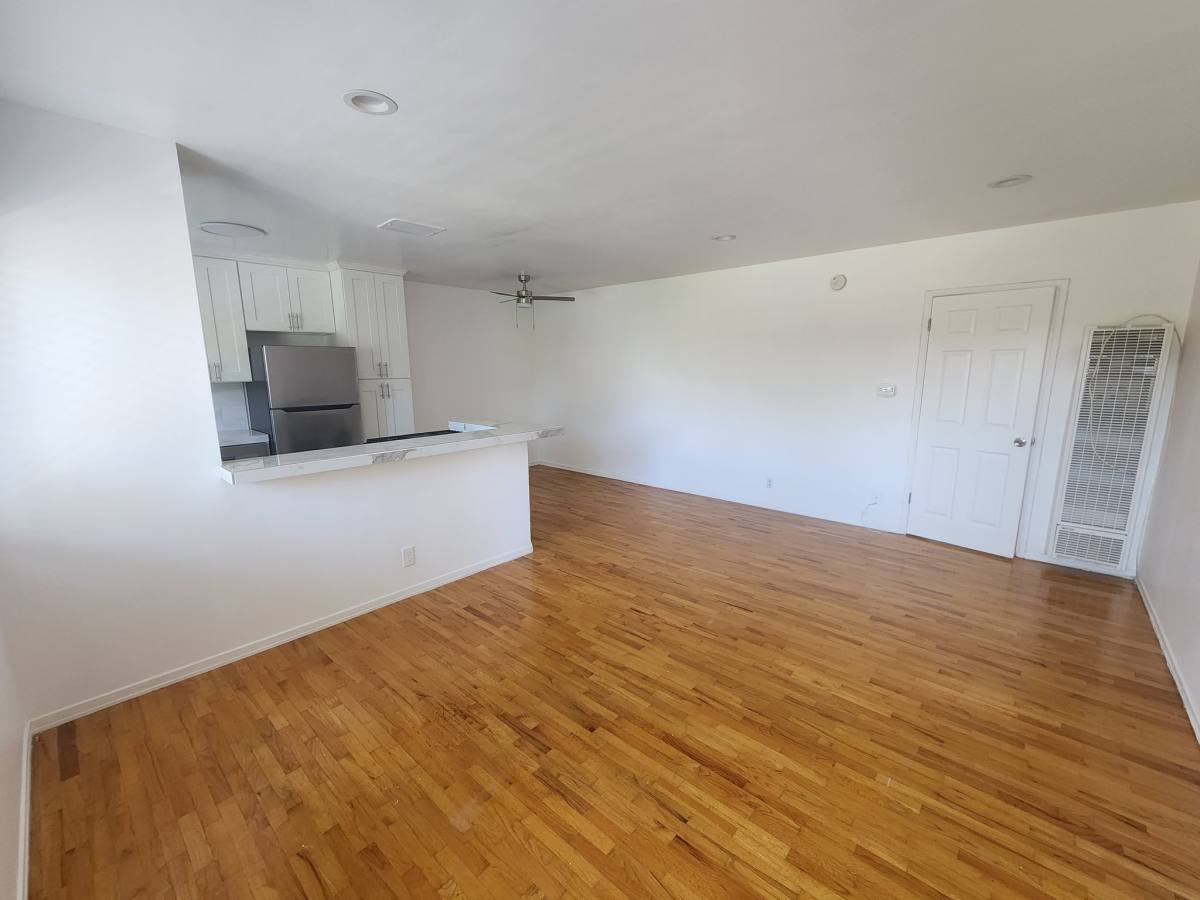 Apartment for rent at 1025 Idaho Ave #9, Santa Monica, CA 90403