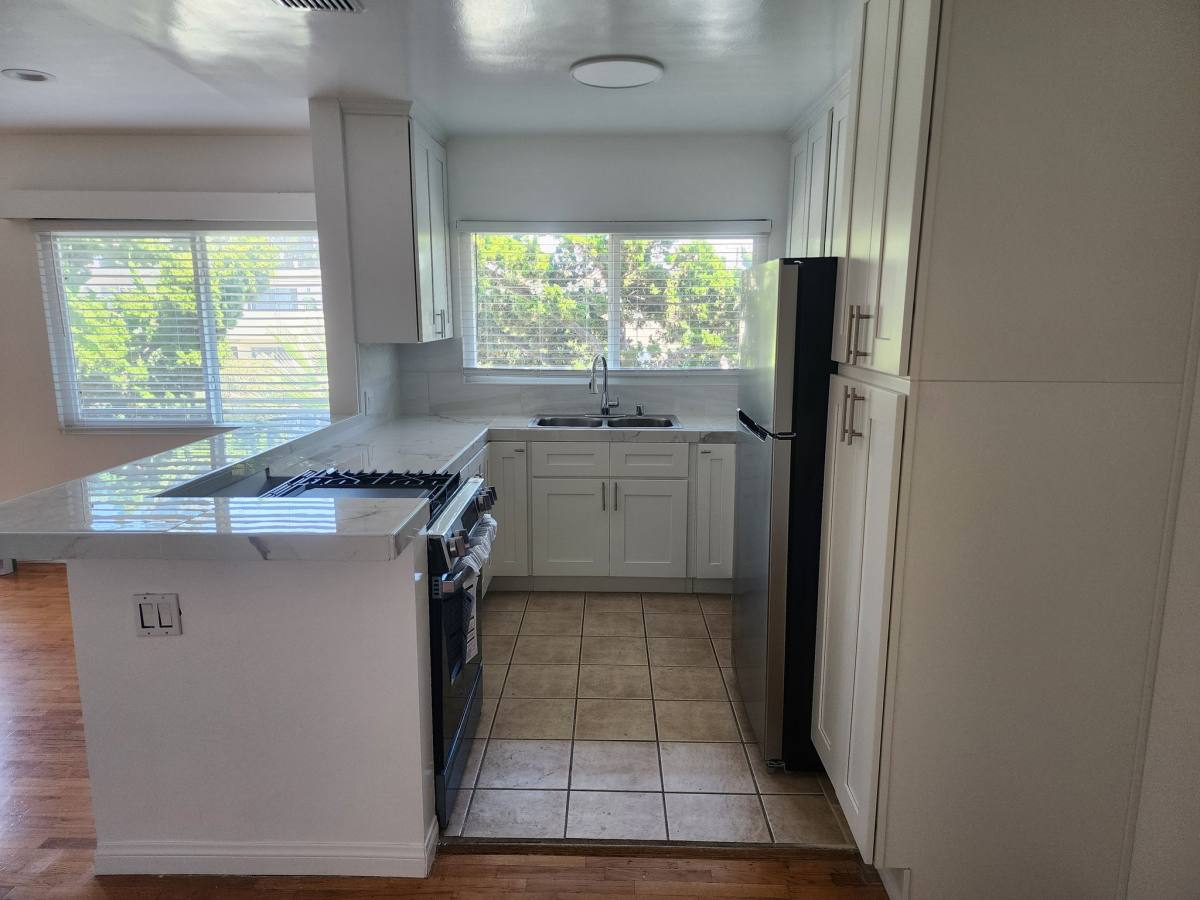 Apartment for rent at 1025 Idaho Ave #9, Santa Monica, CA 90403