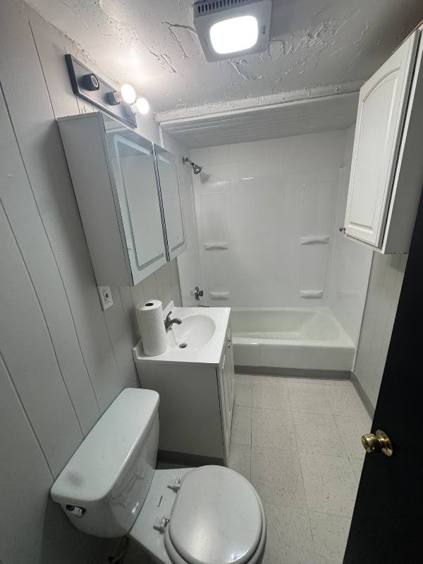 Apartment for rent at 74 Rodney St #3, Worcester, MA 01605