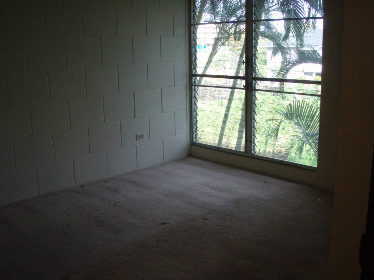 Apartment for rent at 2845 Waialae Ave, Honolulu, HI 96826