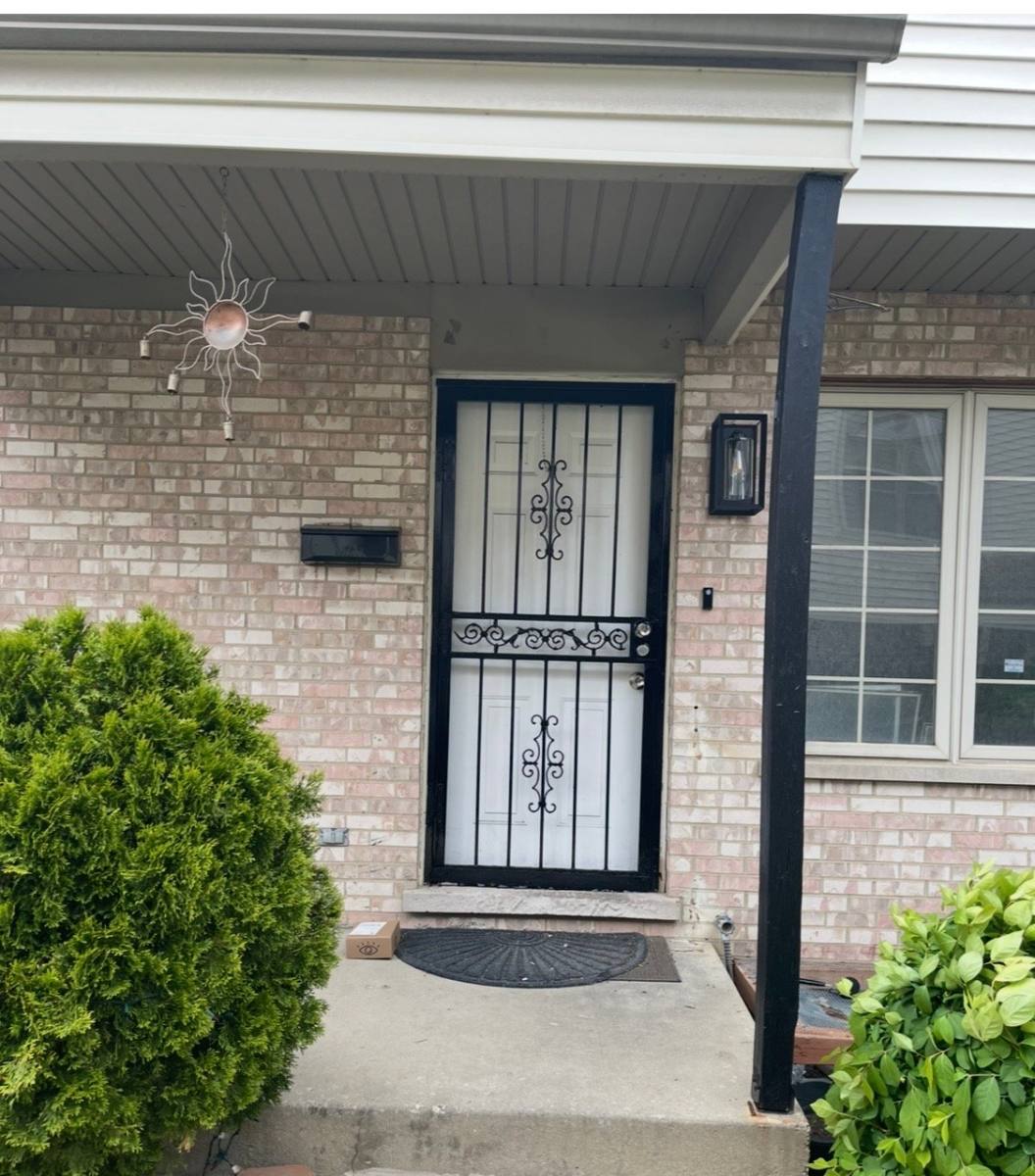 Townhouse for rent at 2312 N Nagle, Elmwood Park, IL 60707