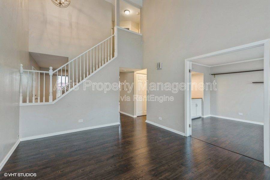 Apartment for rent at 1010 Wesley Lane #1, Algonquin, IL 60102