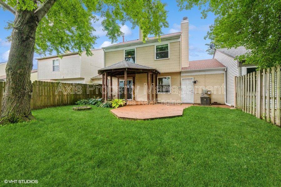 Apartment for rent at 1010 Wesley Lane #1, Algonquin, IL 60102