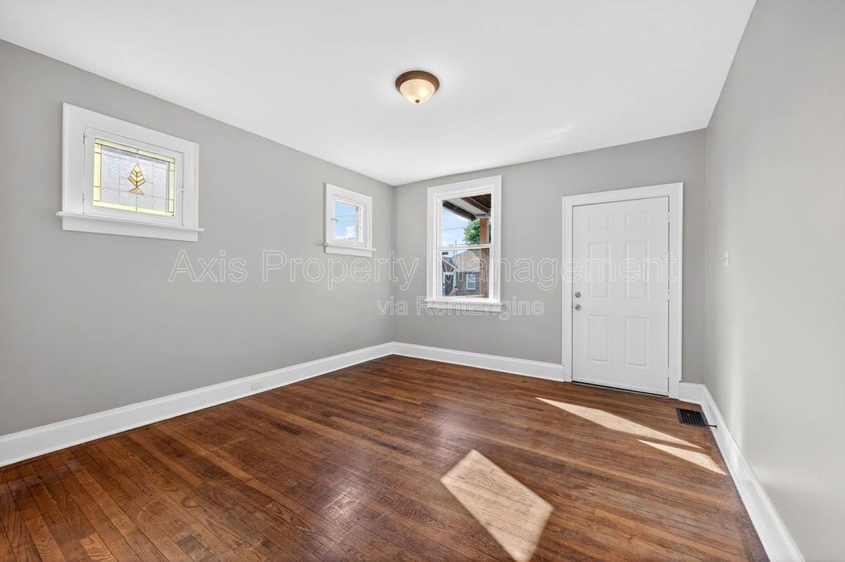 Apartment for rent at 12 Lee Ave, Saint Louis, MO 63135