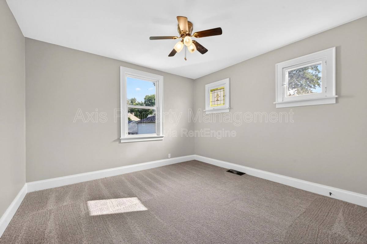 Apartment for rent at 12 Lee Ave, Saint Louis, MO 63135