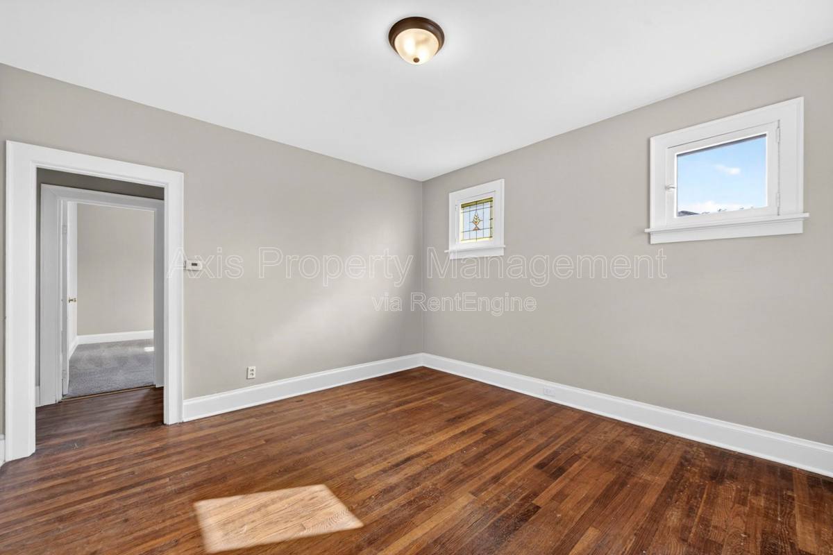 Apartment for rent at 12 Lee Ave, Saint Louis, MO 63135