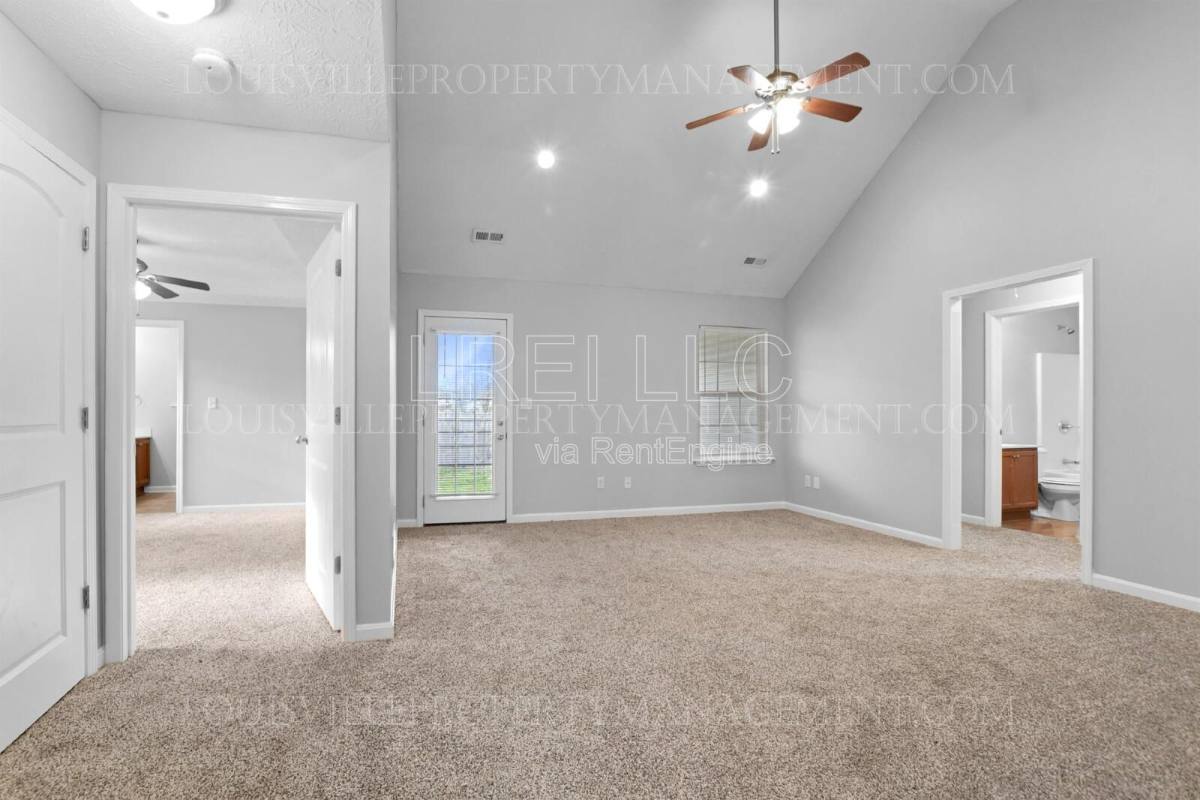 House for rent at 7019 James Madison Way, Louisville, KY 40272