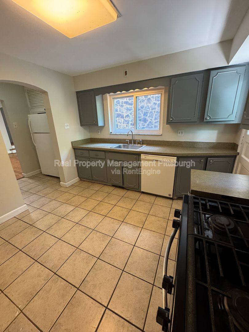 House for rent at 5622 Darlington Rd, Pittsburgh, PA 15217