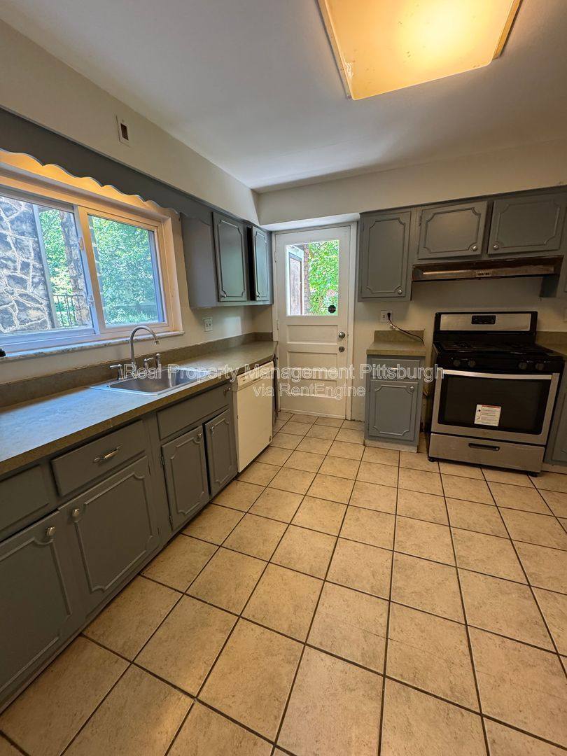 House for rent at 5622 Darlington Rd, Pittsburgh, PA 15217