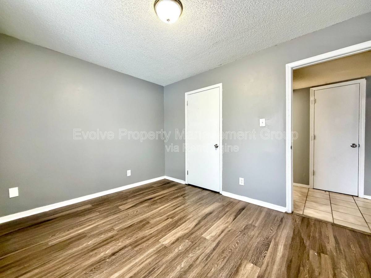 Apartment for rent at 4651 Royal Ridge Dr #8, Memphis, TN 38128