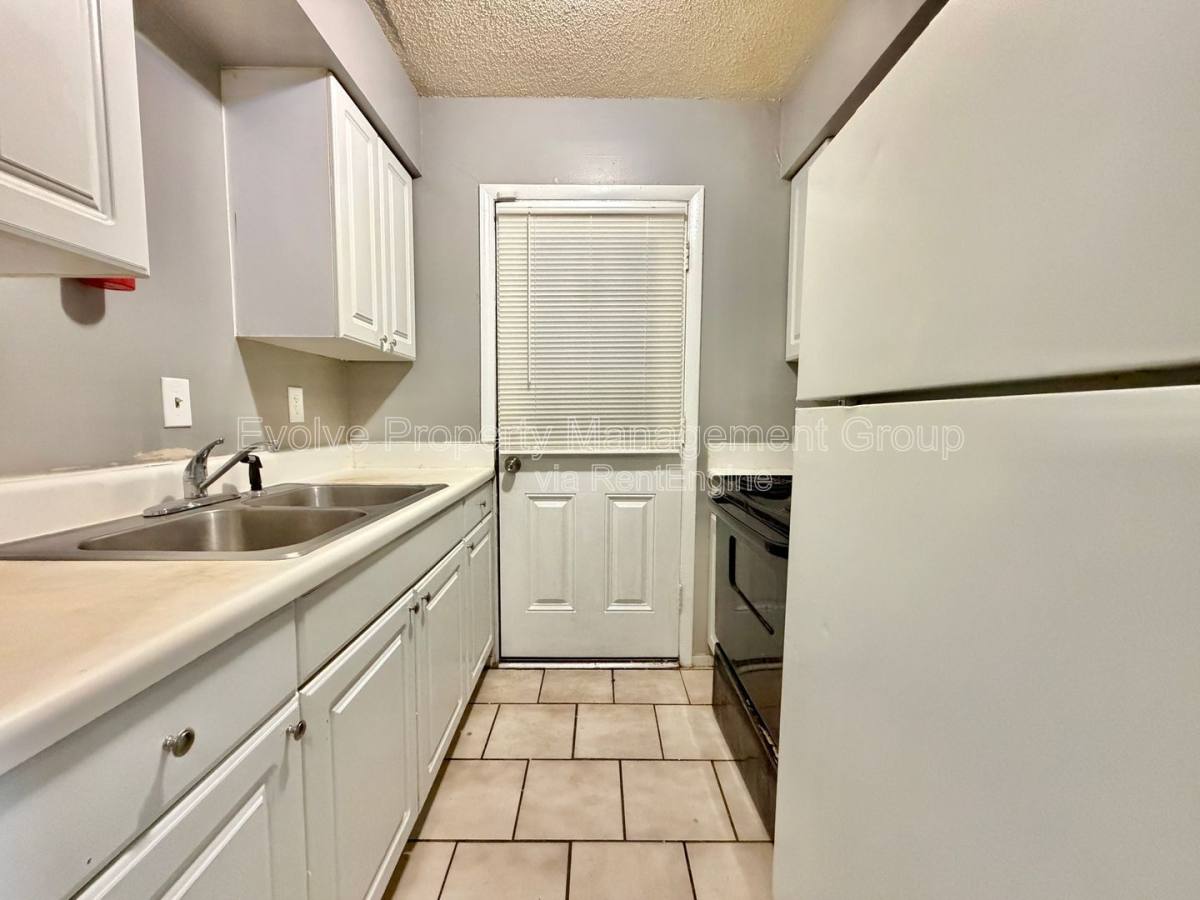 Apartment for rent at 4651 Royal Ridge Dr #8, Memphis, TN 38128