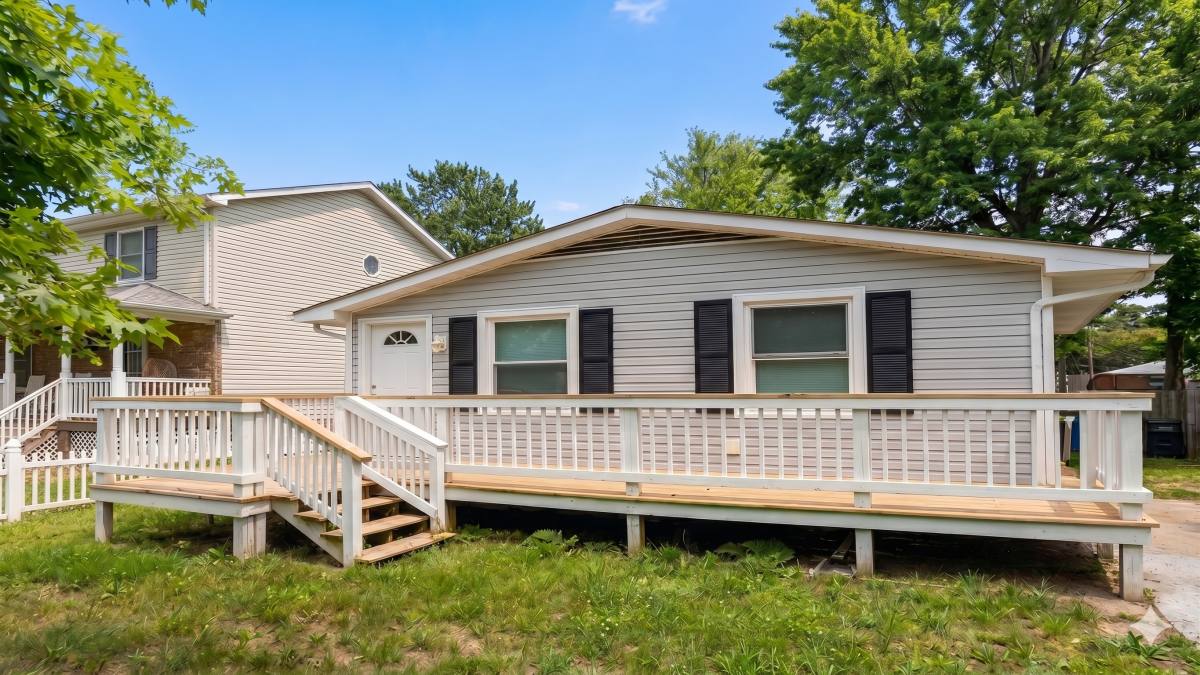 House for rent at 322 7th St, Colonial Beach, VA 22443