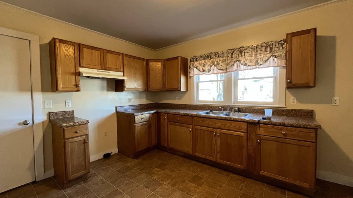 House for rent at 2621 Dr Carver Rd, Charlotte, NC 28208