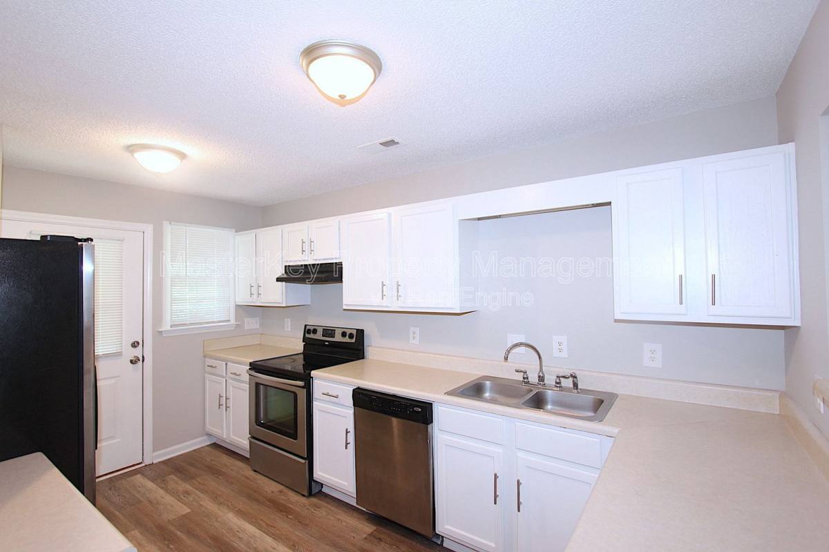 Townhouse for rent at 3705 Votive Lane, Raleigh, NC 27604