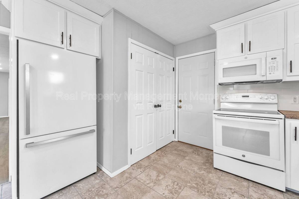 House for rent at 3204 N Wildan Ave, Springfield, MO 65803