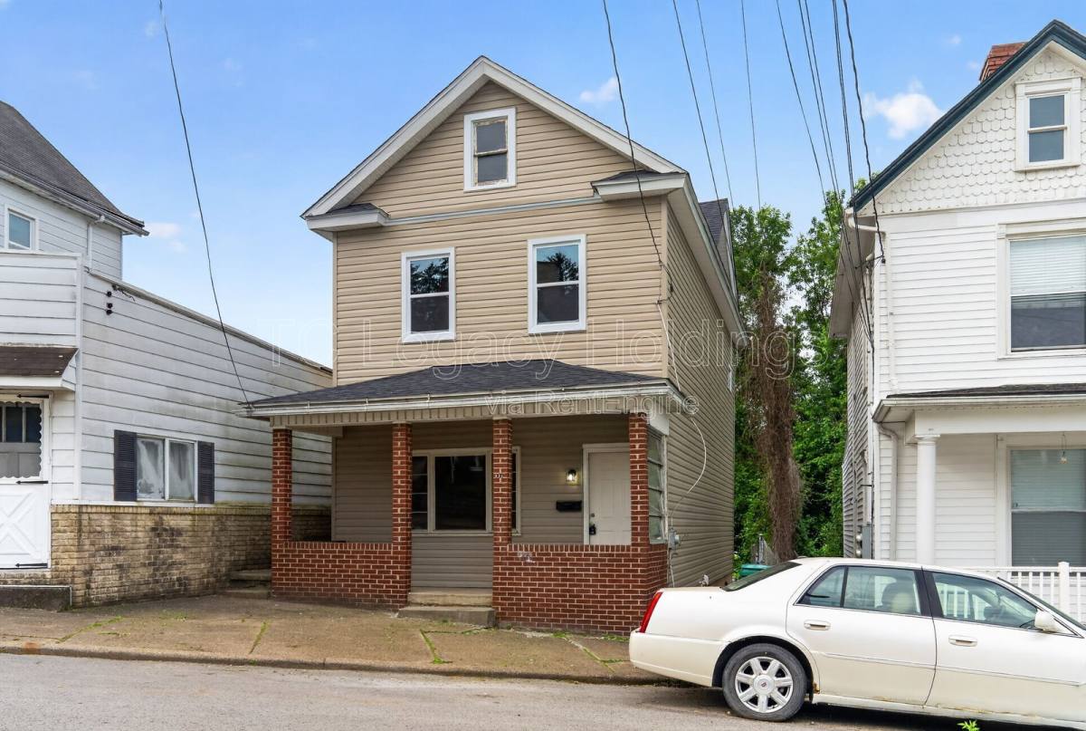 House for rent at 321 Clark St, Clarksburg, WV 26301