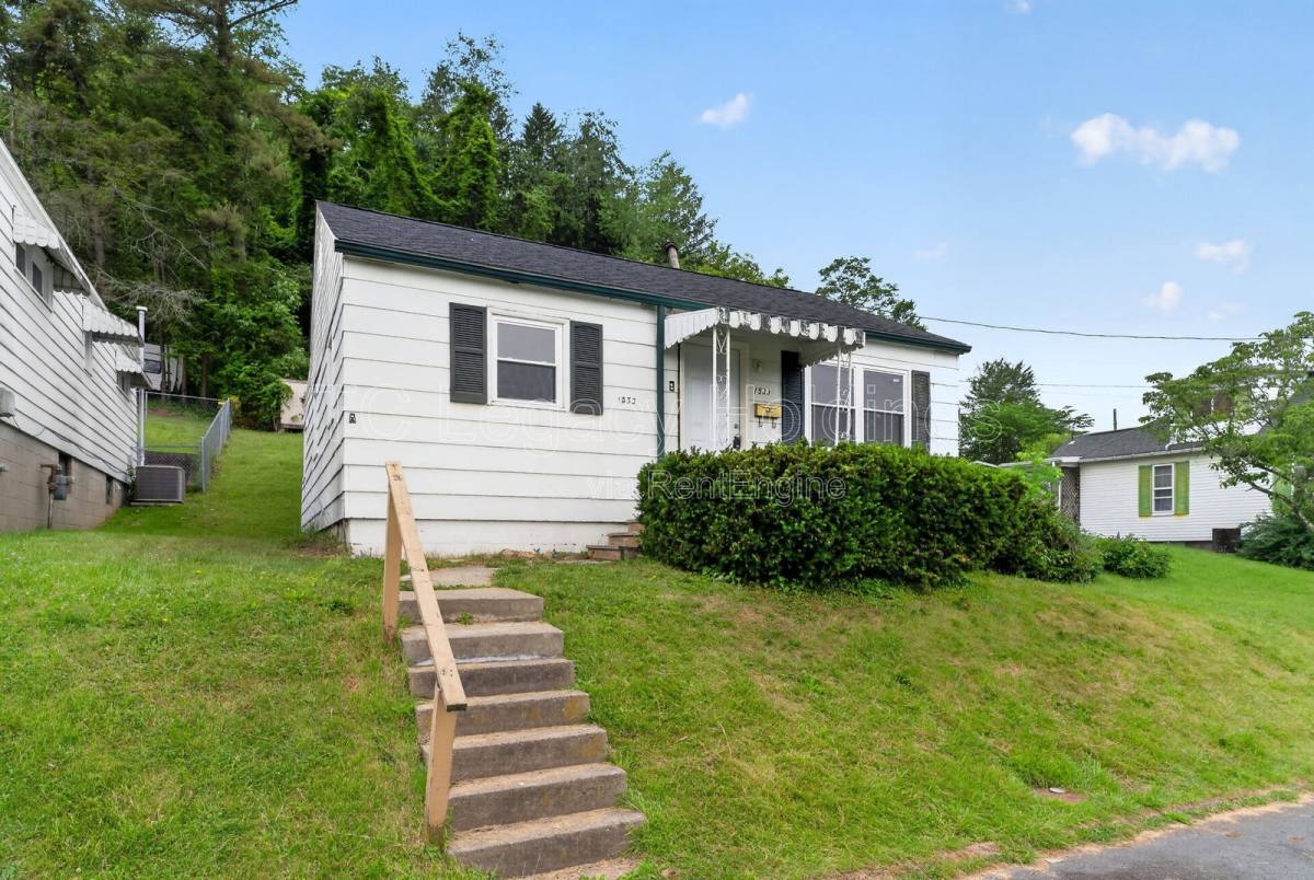 Apartment for rent at 1533 Hoffman Ave, Clarksburg, WV 26301