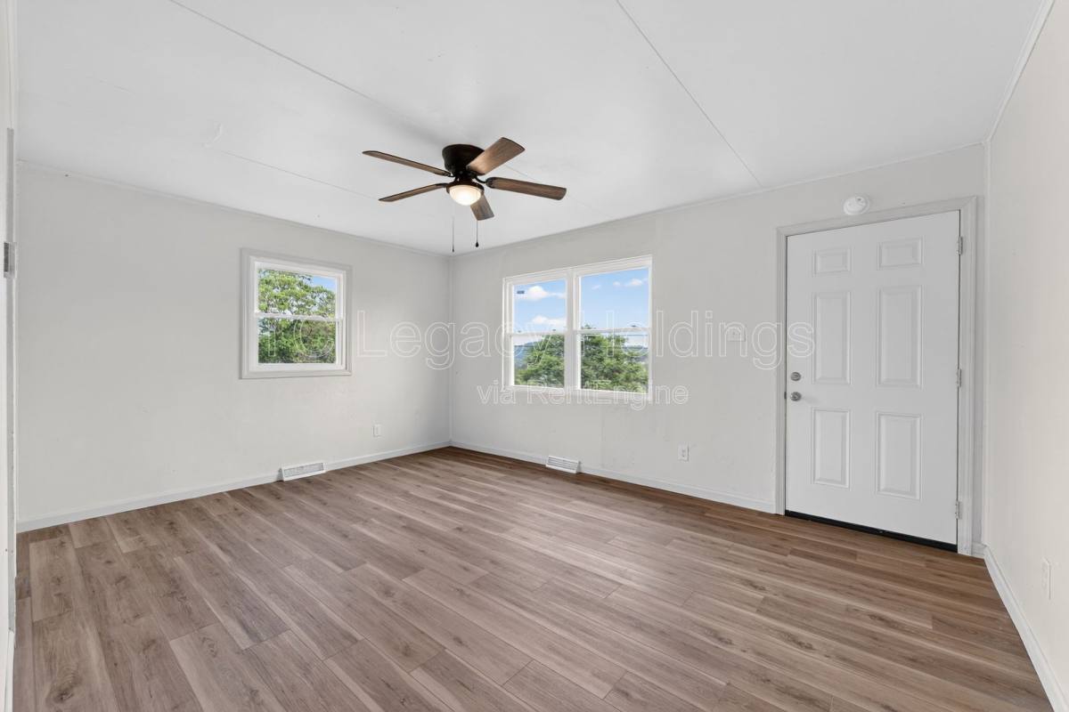 Apartment for rent at 1533 Hoffman Ave, Clarksburg, WV 26301