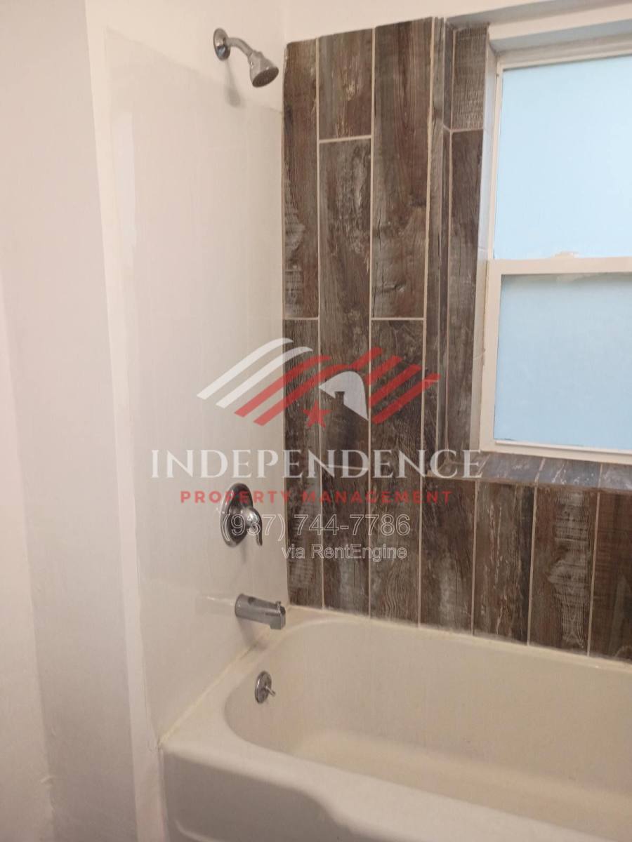 Apartment for rent at 408 N Wayne St #11, Piqua, OH 45356