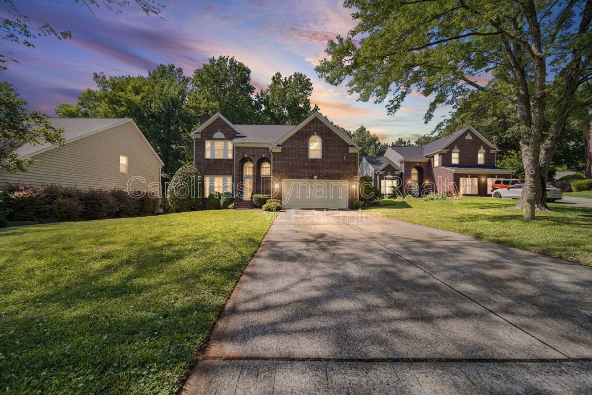 House for rent at 2812 Redfield Dr, Charlotte, NC 28270
